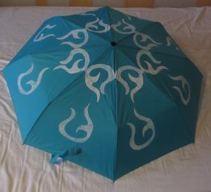 selbstgestalteter Regenschirm